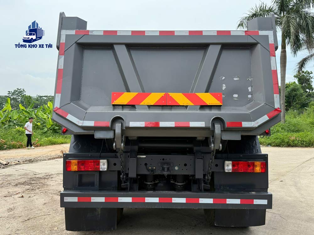 Xe Ben 4 Chân ChengLong H5 360HP Thùng 16 Khối Mới Nhất